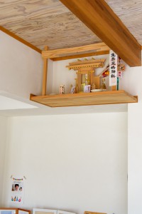 棟梁にお願いして作ってもらった神棚