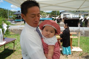 地鎮祭当日。Reborn社長坂田とまだ赤ちゃんのシホちゃん