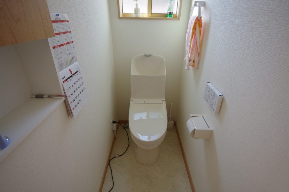 設備：トイレは部屋の隣にあります