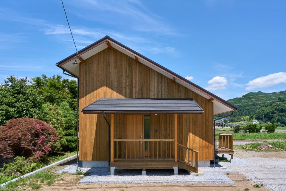 土の香り、薪の炎。暮らしに根を張る家/佐久市